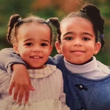 Taelor & Sydni Scott