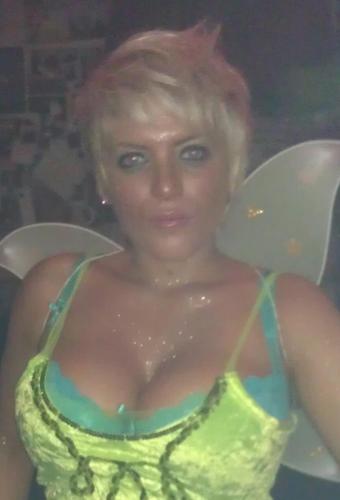 beauty therapist