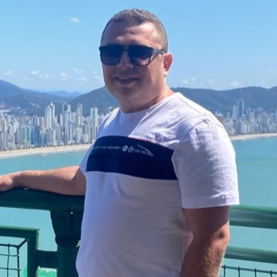 Filho do Deus Altíssimo
Servidor Público
Casado
Pai de um príncipe