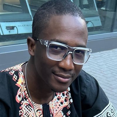 Data engineer who is dedicated to helping companies harness the power of data to make informed decisions. | God first | Fifa 🎮 | 🇳🇬🇨🇦