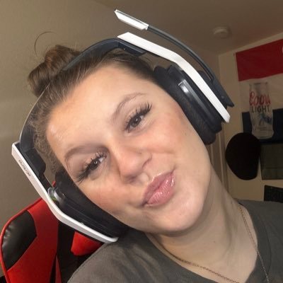 affiliated twitch streamer 🫶🏼 a trash panda who likes fortnite