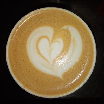 Vans 👟
Coffee ☕
Wine🍷
Introvert 🤭
Stud 🏳️‍🌈
Libra ♎
She/her ♀️
Tiktok : @loreenlawrizzy