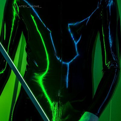 latex_drone_'s profile picture. Latex and hypnosis loving degenerate. Minors DNI 🔞. 21 ♂️.