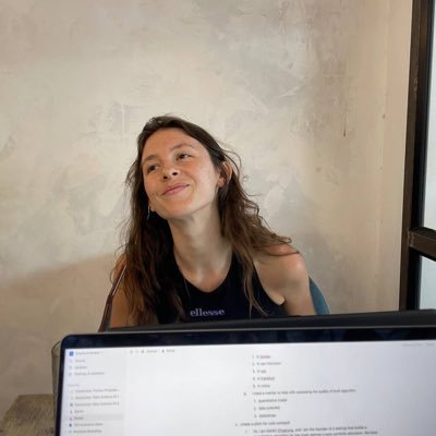 aselinaden_'s profile picture. product designer