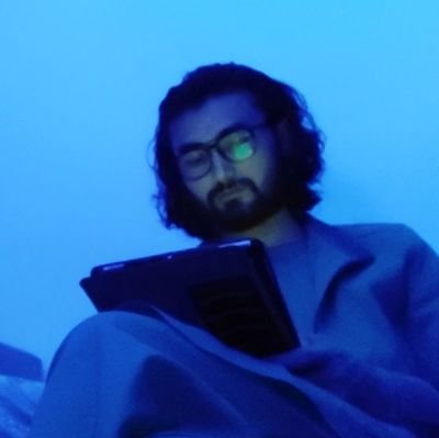 نوشتن، رنج بیخویشتنیام را کمی تقلیل میدهد.
اما تنبلم.
ما خفتهگان فسونایم زندانیان قرونایم. واصف باختری