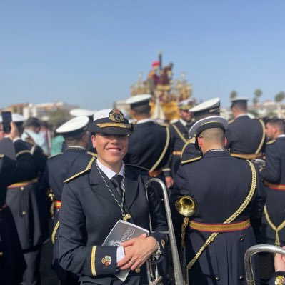 Graduada en Pedagogía | Universidad de Sevilla 👩🏽‍🎓 Hermana de Los Gitanos. Tres Caídas de Triana ⚓️