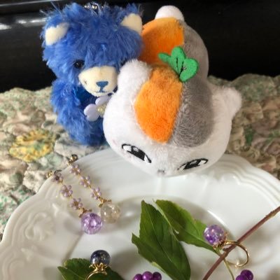 主にグッズ等の交換・取引用アカウント…でしたが、現在はハンドメイド作家さんの♻️📮や作品お迎え報告・着画📮が多め。20世紀中に成人済。最近ハンター始めました🍎❄️にド沼り中【交換】主なジャンルと推し→うたプリ(聖川真斗)/スタマイ(朝霧司)/アイナナ(和泉一織)/あんスタ(羽風薫、蓮巳敬人)/ブレマイ(節見静)