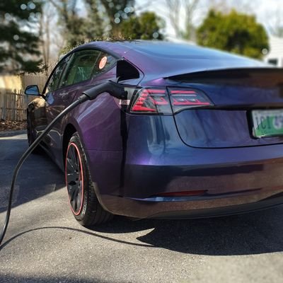 golfer,Tesla fan and stock holder of the Ev big 3. if looking to buy a new Tesla, please consider my referral code https://t.co/QVnRkWzQ4p