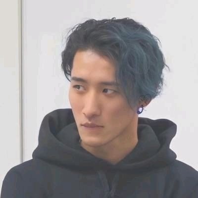 11_sn_e's profile picture. BRASS BAND   │ tuba  │
1-4   │  岩本照担  │面食いが好き説