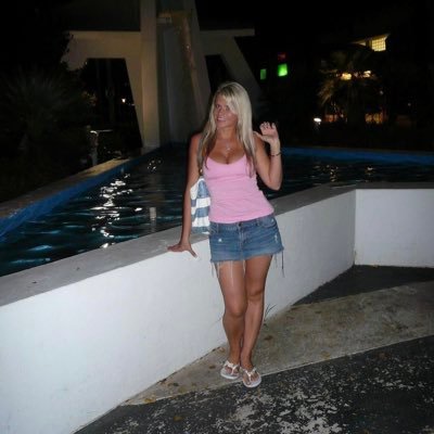 ClaudiaMar4581's profile picture. 