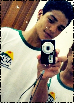 Muleeeke feeeeliz , ousaaado e Filho de Deeeeus (Y'      ♚ Resenha de Boleiro .