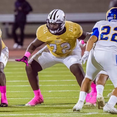 6’5|322|OL|#72|Class of ‘24|South Oak Cliff High School🐻🤍💛 |“I can do all things through Christ whom strengthens me”Philippians 4:11-13❤️
