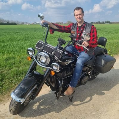 .NET Architect, brewer, board member of  Visug, MVP DevTech, Techorama crew member, #xamlstyler maintainer, biker, guitar player, @nicovermeir@dotnet.social