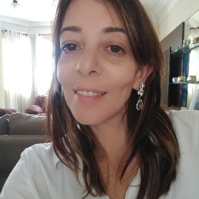 evelyn_nemer's profile picture. Jornalista, social media, fotógrafa, encantada por comunicação e poesia, política e filosofia!