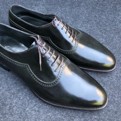 WSは『World Shoes』の略です。 世界のシューズメーカー(ジョンロブ 、エドワードグリーン 、オールデン等)の魅力を発信し、全品送料無料で定価よりお安く提供しています。商品のご購入はこちらからどうぞ➡️https://t.co/BL0CU5PEdg