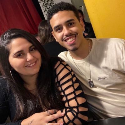 Casado, pai de dois cachorros.Investment banking intern. Twitto sobre como amo amar meu gizmo❤️