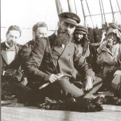 DavidLitbak's profile picture. משתדל לומר את אשר על ליבי