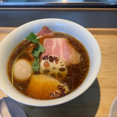 neonaozy's profile picture. 波平さんの髪が一本なら、ラーメンマンのヒゲも一本なんだろうか。。。。悩んでます。
