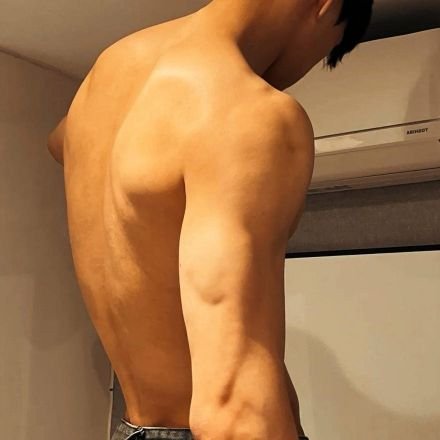 EducatedMuscle9's profile picture. Muscular