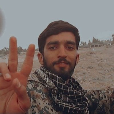 اللّٰهم أَنتَ عُدَّتى إنْ حَزِنْتُ
خدایا! بین غصه ها، تو پناھ منی :)) !