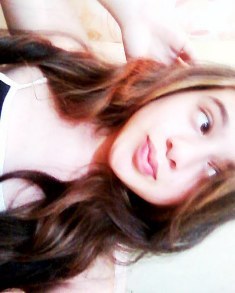 Rockeirinha, ecologica, sem preconceito, mas que odeia tudo que é perfeitinho meio clichê.. adoro rock e faria tudo ou quase tudo pelo Linkin Park