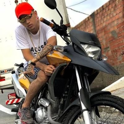 23 anos solteiro a procurar de satisfazer um prazer da mulher Garoto de programa