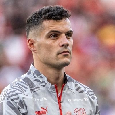 Tweetlerimin %99'unu ben atarım %1'ini danışmanlarım atabilir. / (Parody Account) 🤠