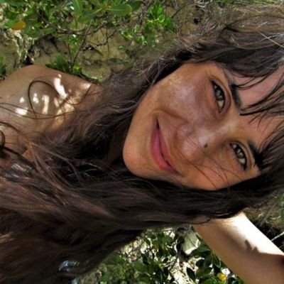 Doutoranda em crítica marxista do direito e militante comunista