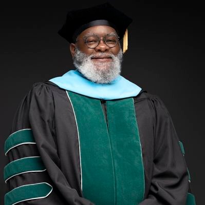 Husband, #PlatinumDad, Tactical Synergist, 2018 NCSW Region POY, Pastor, Destination Doctor, UNCC Assoc. Professor, Motivational Speaker, Your Friend😁