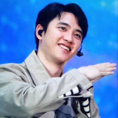 cimoolll🐧🐧
eriyaaaa
EXO-L♡