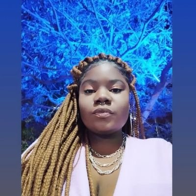 28y | Assistente social | Pesquisadora racial e da saúde mental ✊🏿 | Bissexual 🏳️🌈 | FLAMENGO 🖤❤️