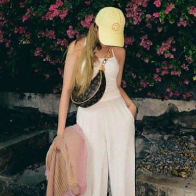 BiTbi03031's profile picture. 