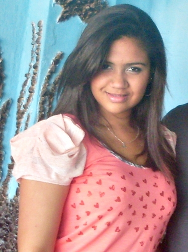 Momentos vividos, e desejos realizados. Amigos e conhecidos. Amada e detestada. Um paralelo de tudo, uma sintonia com o nada. Ah, a Química.