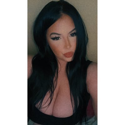 _angelapodaca_'s profile picture. 