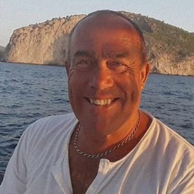 🇨🇵 Homme libre, toujours tu chériras la mer ! Blanc. GUD. Remigrateur. Post fasciste et exclusif. Je combat la haine. Complotologue. Да здравствует Россия.