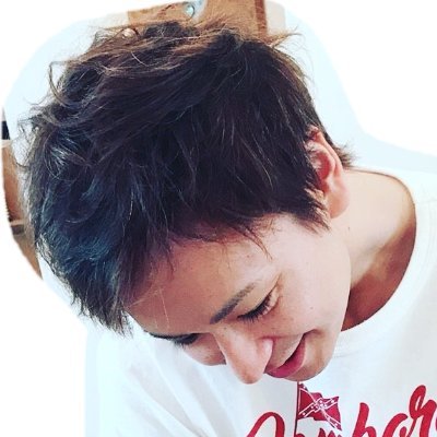 Ryuichi_nomad's profile picture. 🔥NO労働！NO競争！！
🌟YESひま！YESゆとり！YES家族！YES趣味！YES高須！！（笑）
マーケティングとコピーライティングを学べる #コピプラ 運営中｜
300人以上に個別指導｜
1年内の10万多数、100万～200万4人輩出｜
"効率重視"で"非常識"な文章術を発信してます👇
