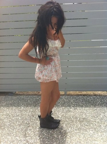 toritobylolxxx's profile picture. SINGLE dont wanna be :\\   16 scottish.             drink upp babyy its the weekend