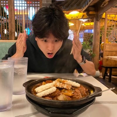 helenugget's profile picture. i don’t tweet im just lurking