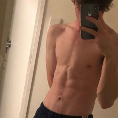 henry_smith412's profile picture. 