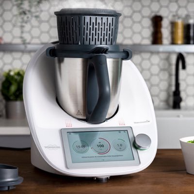 Utilisatrice du #Thermomix depuis de nombreuses années. C’est tout naturellement que j’ai décidé devenir #conseillère Thermomix.