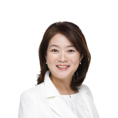 ◆高浜市議会議員8年目まもなく改選◆零細企業役員 ◆慶應義塾大学の法学部在学中 ◆子どもは3人 で成人済◆高齢の義母と同居・介護中 ◆免許おたく・中学校教諭、船舶、自動二輪、フォークリフト、無線… ◆カラオケ、料理、野草好き 子ども、女性、高齢者、地域のあなたのため〜ForYou~を全力で守りぬきます❣️