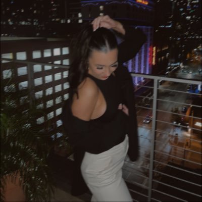 alyy_smith1's profile picture. my autobiography