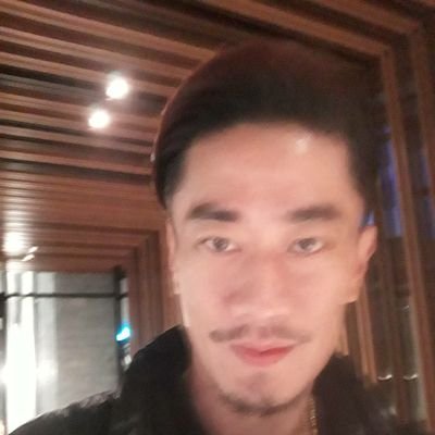 EsC2nBt5Dyn9CXq's profile picture. 台客大鳥黑龍