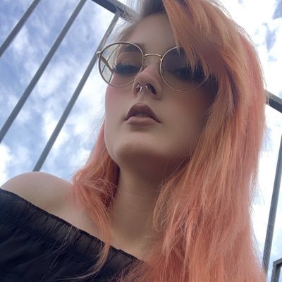 EmsleyGrieve's profile picture. she/her | Twitch Affiliate as of 11/16/2020 | singer for a band called Turn Zero