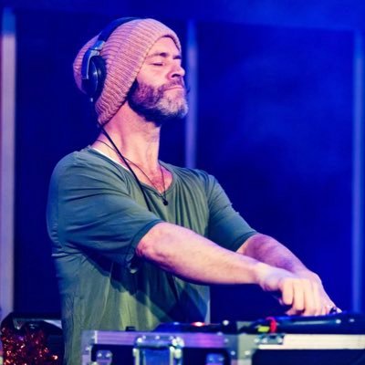 Gorgeous, Genuine & Talented @HowardDonald Fanpage. Racing Driver, Singer, Songwriter, Drummer, Dancer, TV Presenter, DJ & Record Producer