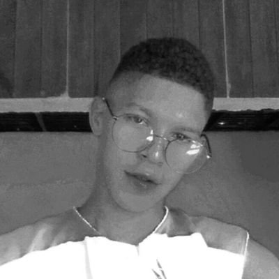 ser quem sou não importa a ninguém me amo cada vez mais 🌈💋sou gostosa sei que sou gostosa amo ser gostosa quem acha que sou só isso tá dodói da cabeça