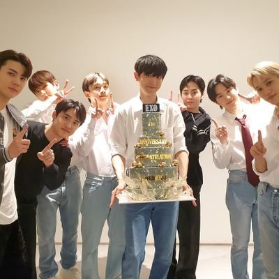 Good Day
빠져가... 그대가 있어 행복하죠 예~ #첸 🦖
🌼 #Jongdae 🌼 ☀ #해찬 #仁俊 🦊 #지성 🐹 EXO L 🥰