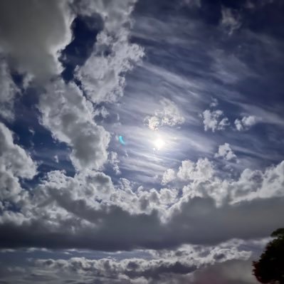 E59J3y's profile picture. よろしく！ 大学生 春から金融機関