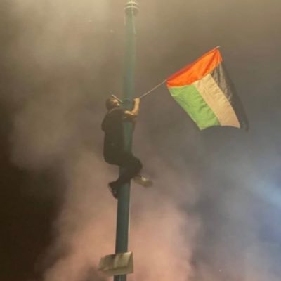 Abla_q88's profile picture. انتمي لنفسي ولا انتمي الى احد .. معلمه طموحه ولايسع تفكيري طموحي ..افتخر كوني إمرأة مسلمة عربية …كويتية 🇰🇼 وبقلبي فلسطين 🇵🇸