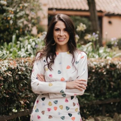 👩🏻‍🎓Comunicadora Social - Especialista en Marketing Político y Opinión Pública.              ✈️ Travel 🍷Wine enthusiast. #SeanFelices